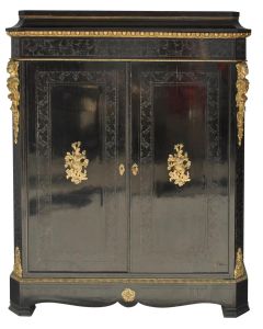 Bahut en bois de rose de style Napoléon III bois noirci et bronzes dorés fin début XXème