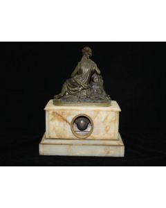 Pendule d'époque fin XIXème en albâtre et bronze signée Boitel