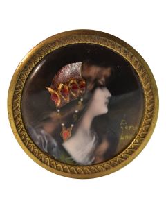 Portrait miniature sur porcelaine émaillée de jeune femme début XXème 