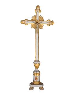 Crucifix en bois laqué doré d'époque début XIXème