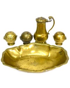 Service de toilette d'époque XVIIème en bronze Armoiries
