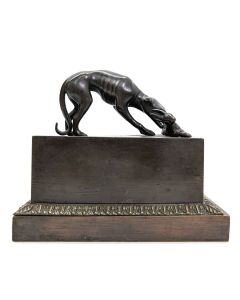 Encrier restauration en bronze à décor de chien de chasse au lapin