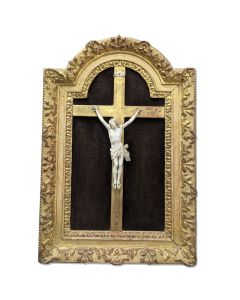 Crucifix dans son cadre bois doré XVIIIème